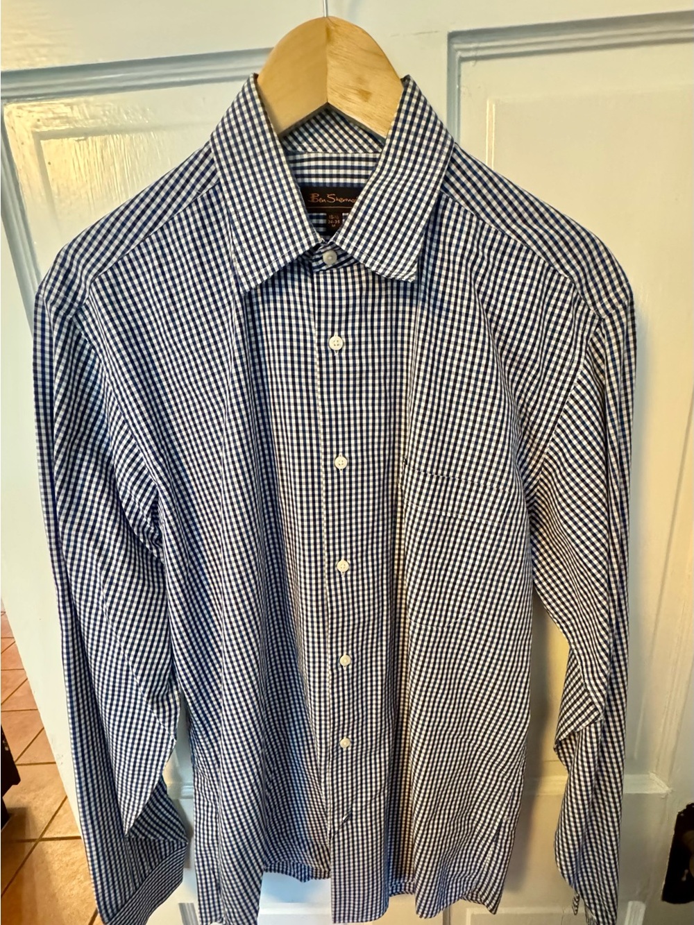 Ben Sherman | Men’s Gingham Button-Down Shirt | Medium | Like New | Navy & White